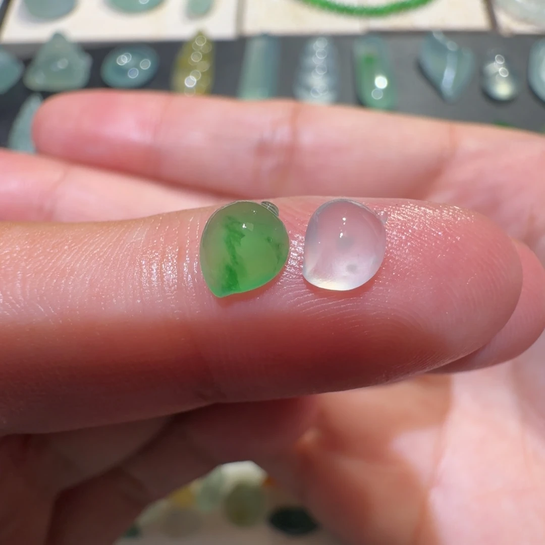 定制翡翠未镶嵌高冰一对桃子