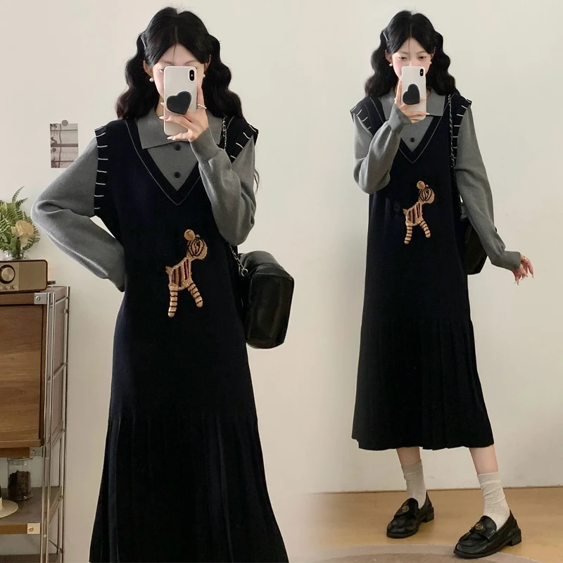 秋冬新款黑色假两件连衣裙女学院风刺绣卡通拼接毛衣连衣裙