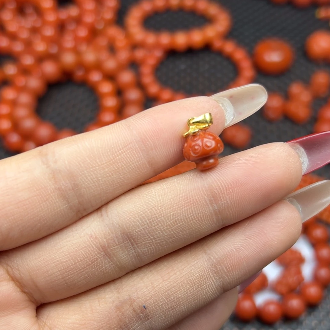 南红玛瑙吊坠未镶嵌