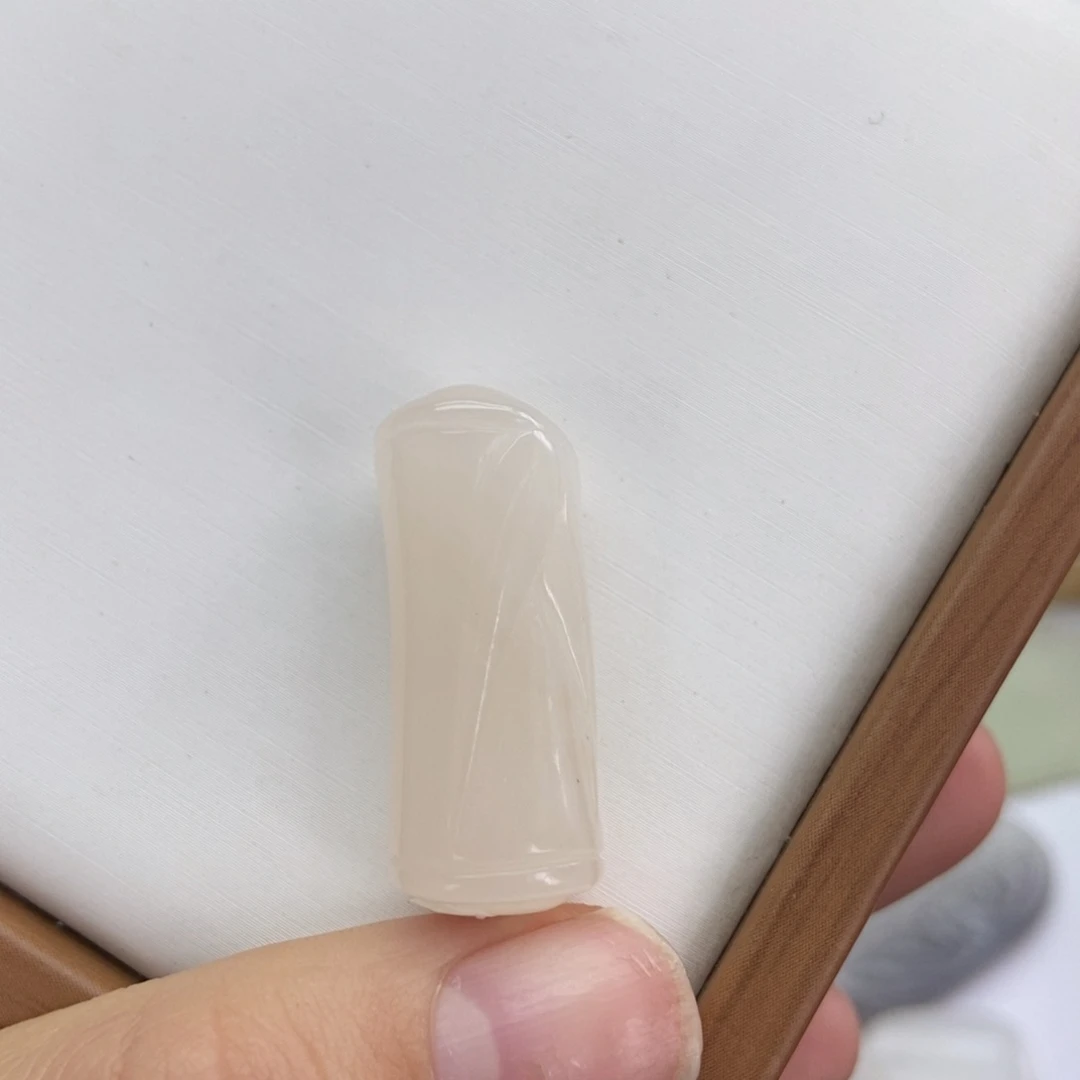 和田玉吊坠未镶嵌