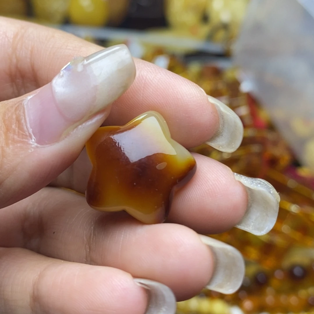 未镶嵌琥珀珠宝奇石