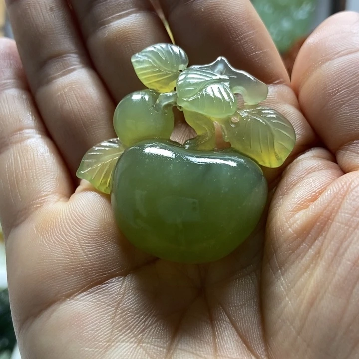 蛇纹石玉合金颈饰
