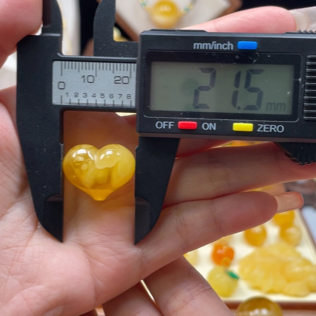 琥珀未镶嵌珠宝奇石屁桃