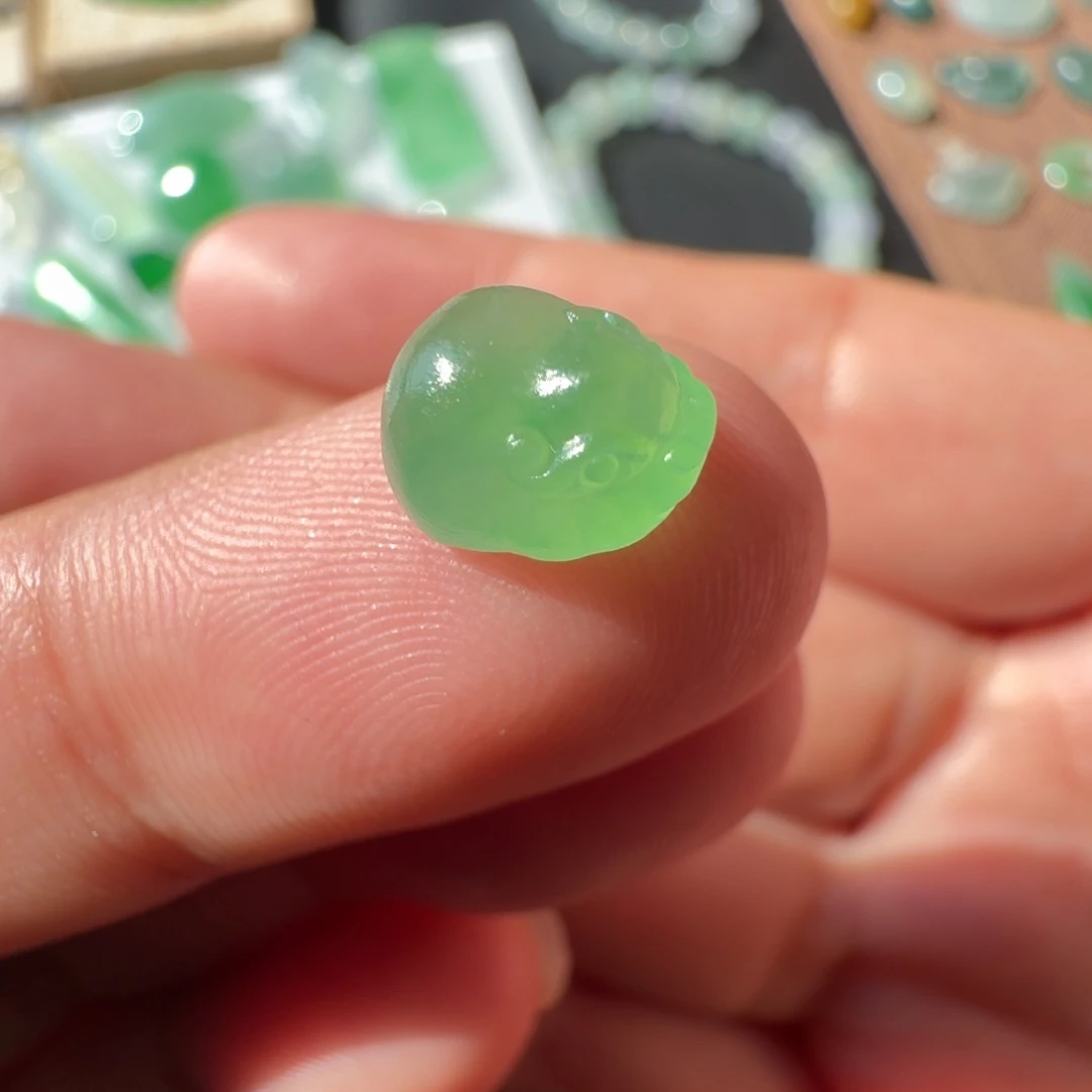 定制翡翠未镶嵌冰绿貔貅