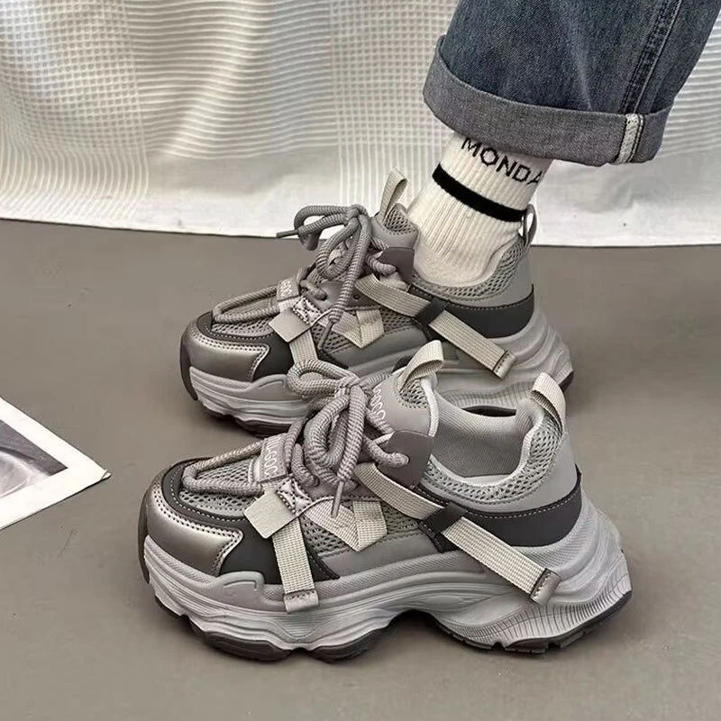 女新款轻奢百搭春秋显脚小休闲运动鞋学生潮款轻便女鞋女生女士