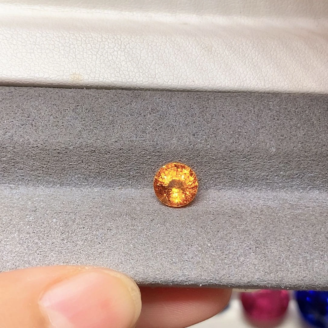 2克拉天然玻璃体满火彩芬达石石榴石未镶嵌