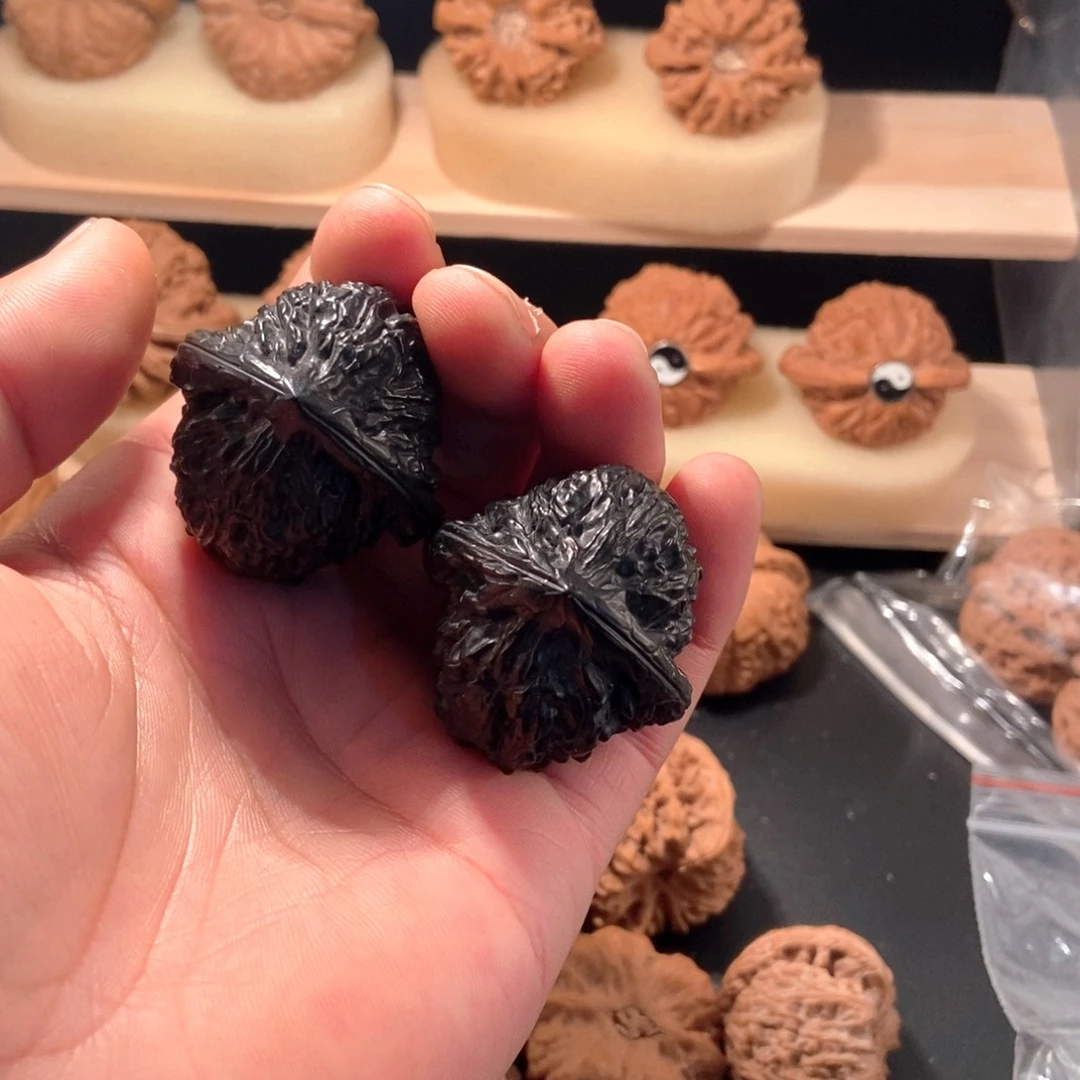 吊坠文玩核桃40地闷三角疆