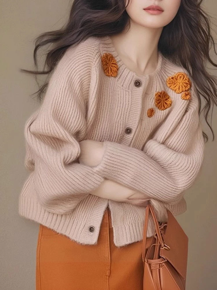 2025年春秋季新款慵懒风毛衣针织开衫重工设计感刺绣花朵洋气外套