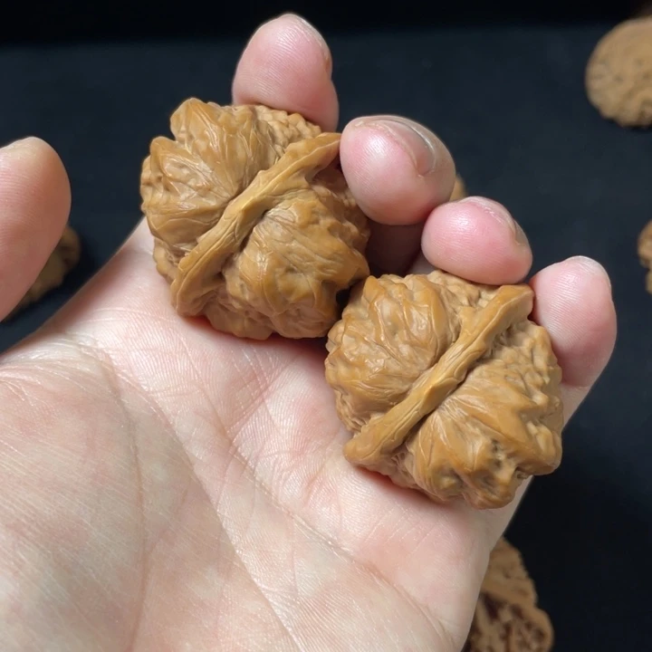 文玩核桃把件蛤蟆头38mm有修