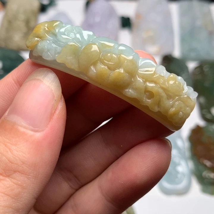 翡翠未镶嵌颈饰手牌32