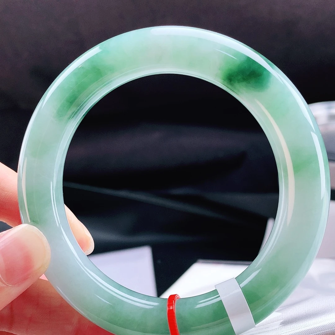 未镶嵌手镯（圆镯）翡翠57辣绿