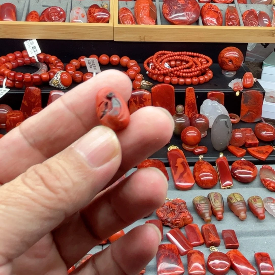 南红玛瑙配饰未镶嵌?**湖