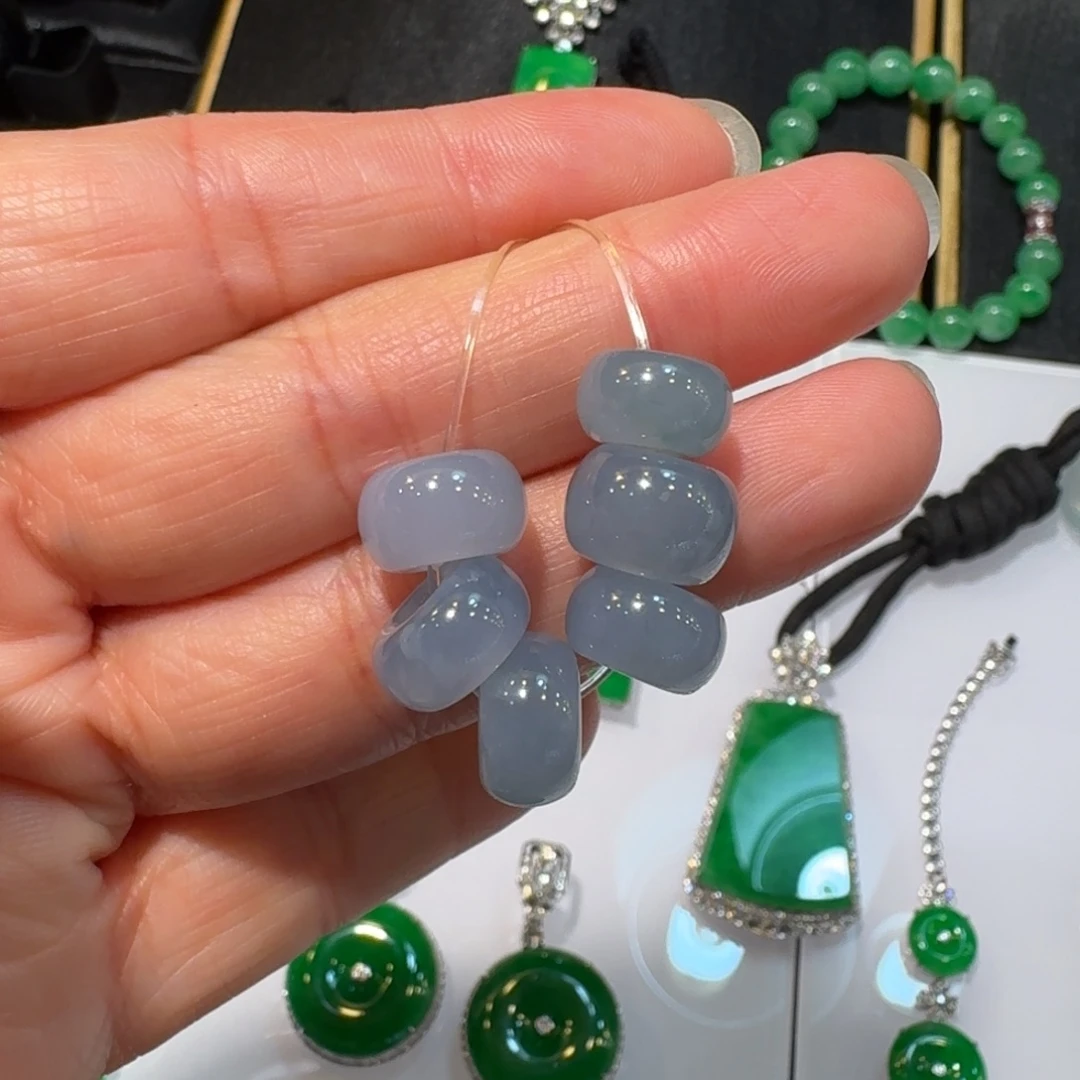 翡翠未镶嵌颈饰珠子