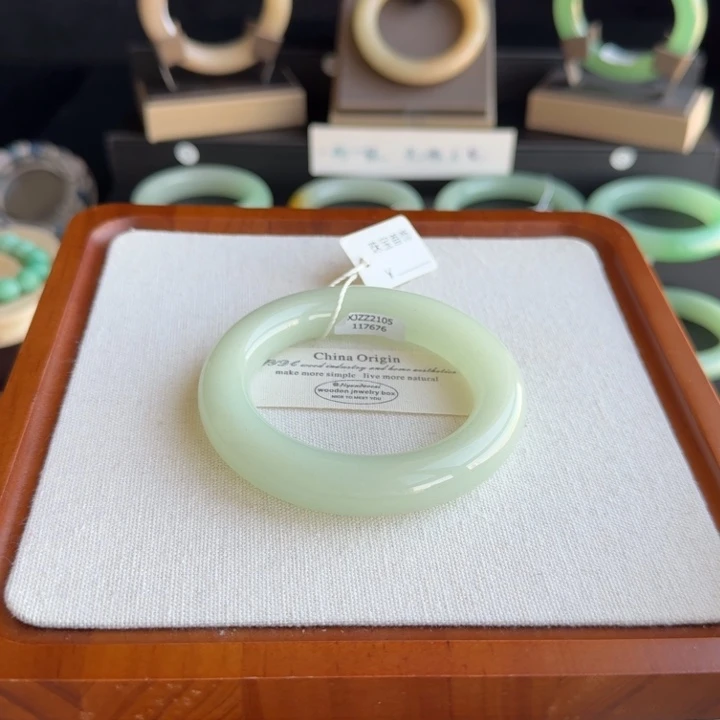 淳***猪非金属淳淳56.0糯底浅晴胖圆时尚手镯