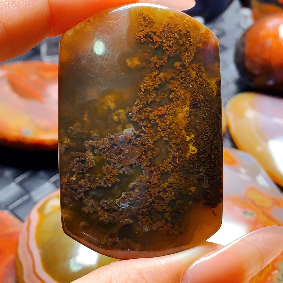 未镶嵌颈饰玛瑙/玉髓余**手