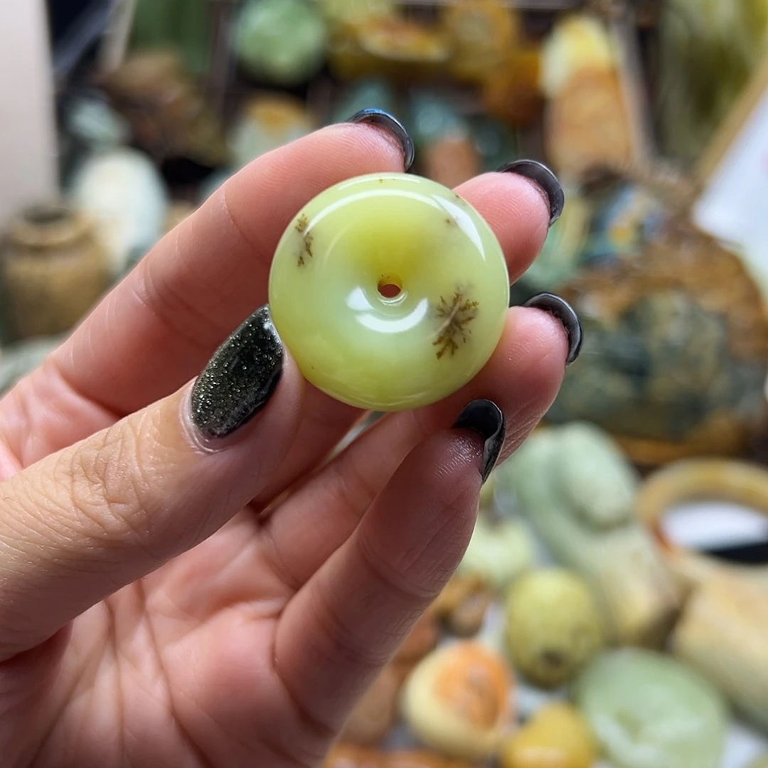 未镶嵌岫玉颈饰水草平安扣