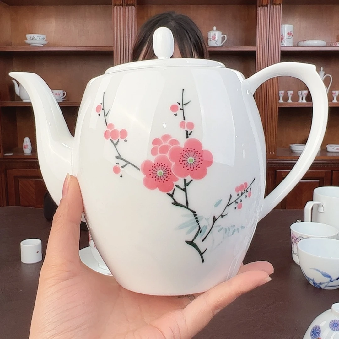 瓷纪念版红梅腰鼓壶，微瑕