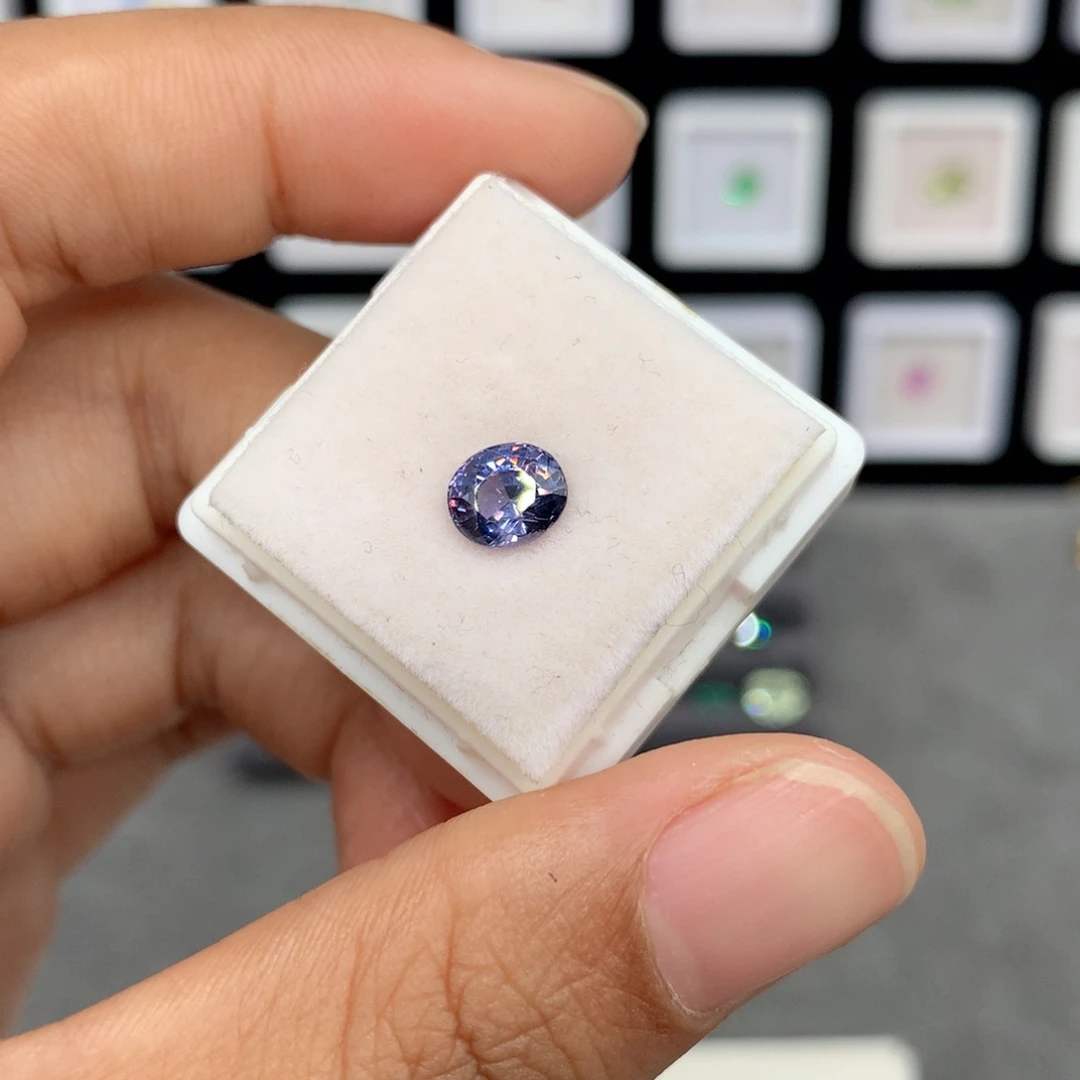 裸石未镶嵌尖晶石1.08克拉蓝紫色