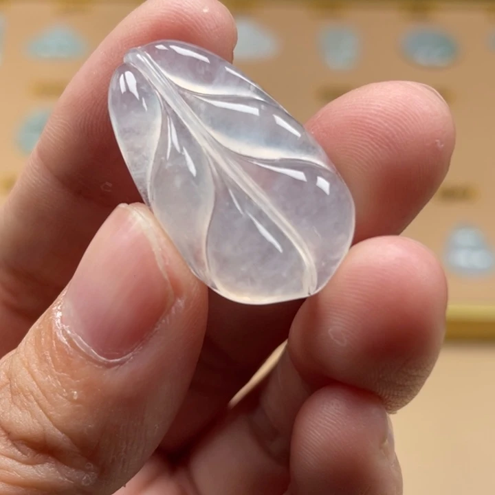 翡翠未镶嵌颈饰叶子