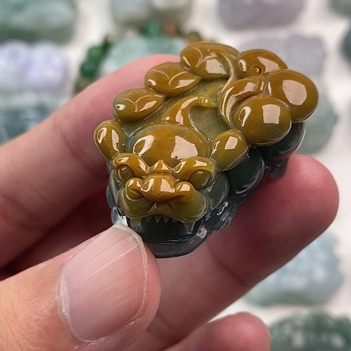 颈饰未镶嵌翡翠貔貅