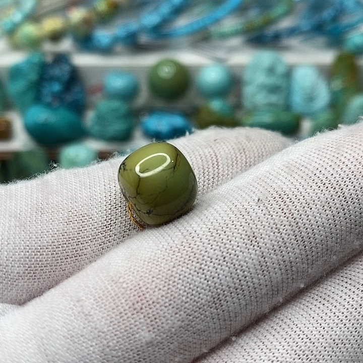 延***普绿松石未镶嵌天然原矿 地大质检