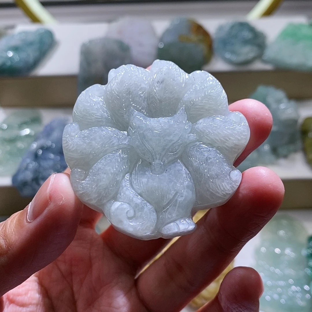 【闪购商品】翡翠颈饰未镶嵌九尾狐