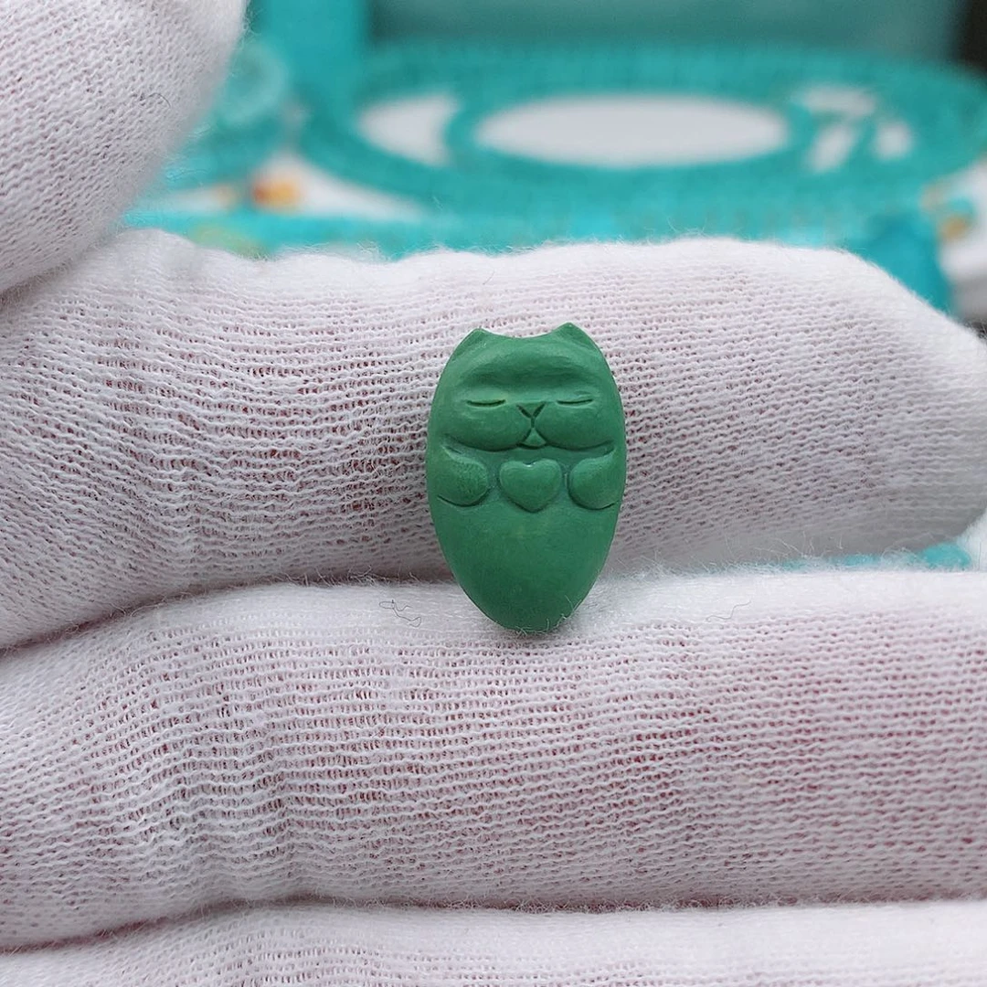 绿松石未镶嵌猫咪2.19克