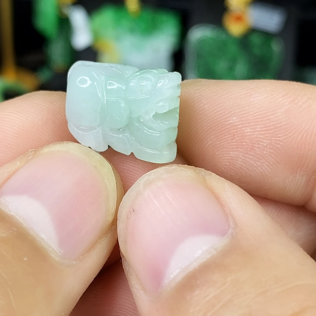 颈饰未镶嵌翡翠吊坠