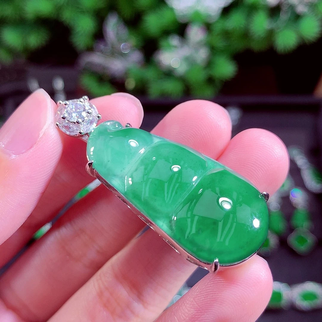 颈饰未镶嵌翡翠天然