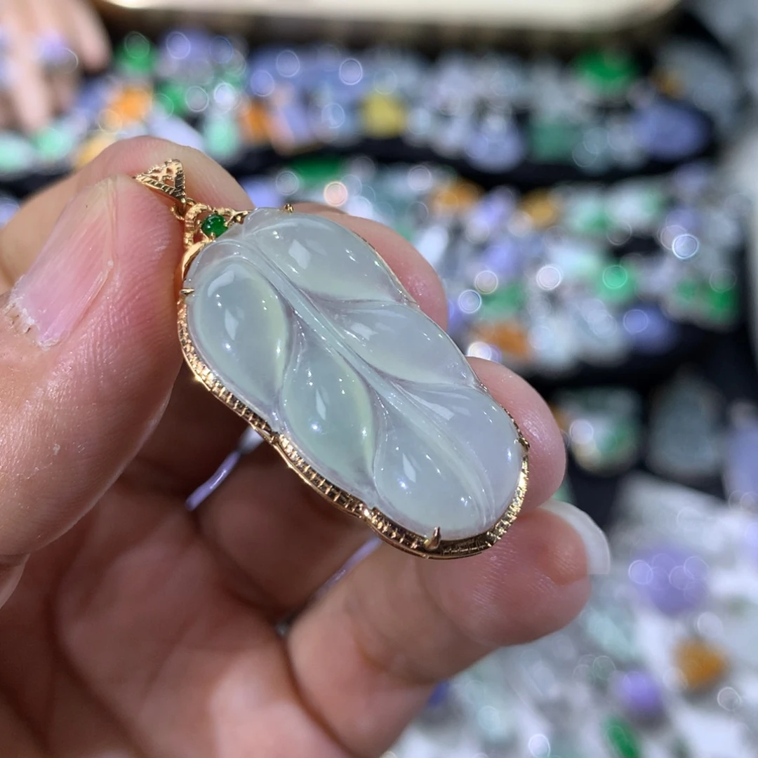 g***j翡翠18K金镶嵌吊坠(不含链)