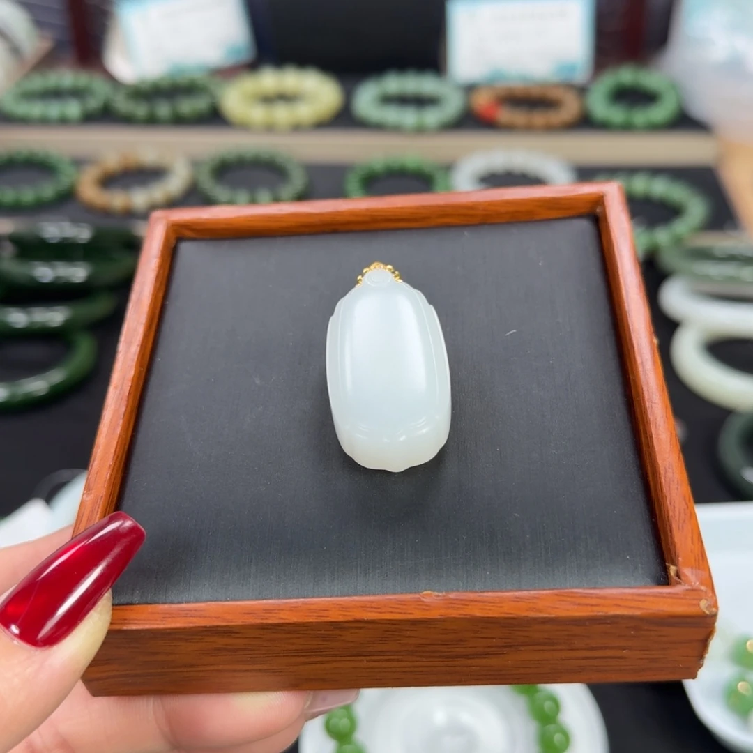 和田玉18K金镶嵌吊坠(不含链)