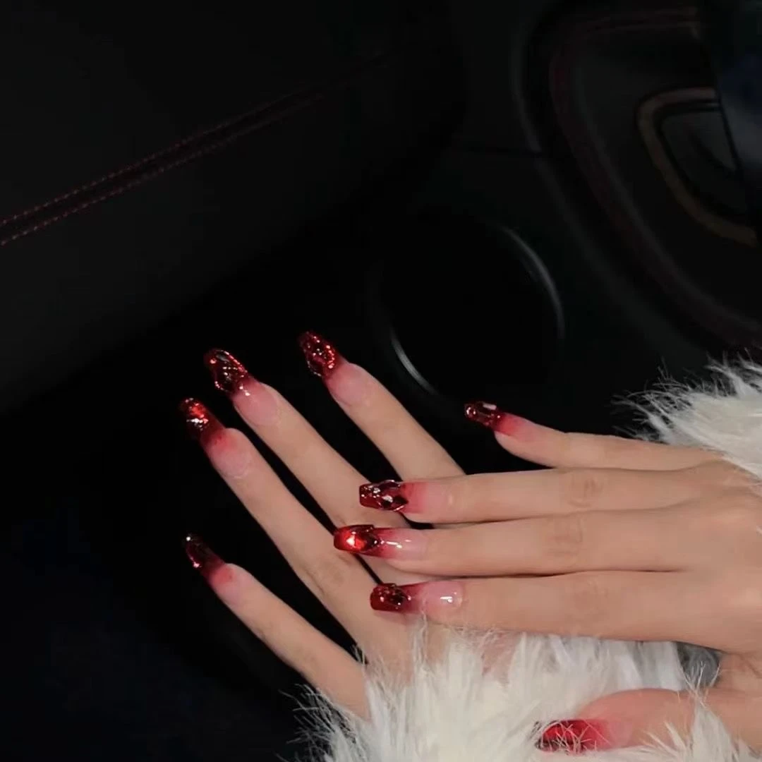 纯手工穿戴甲新年战甲红钻爆闪美甲中长款高级显白圣诞可拆卸甲片