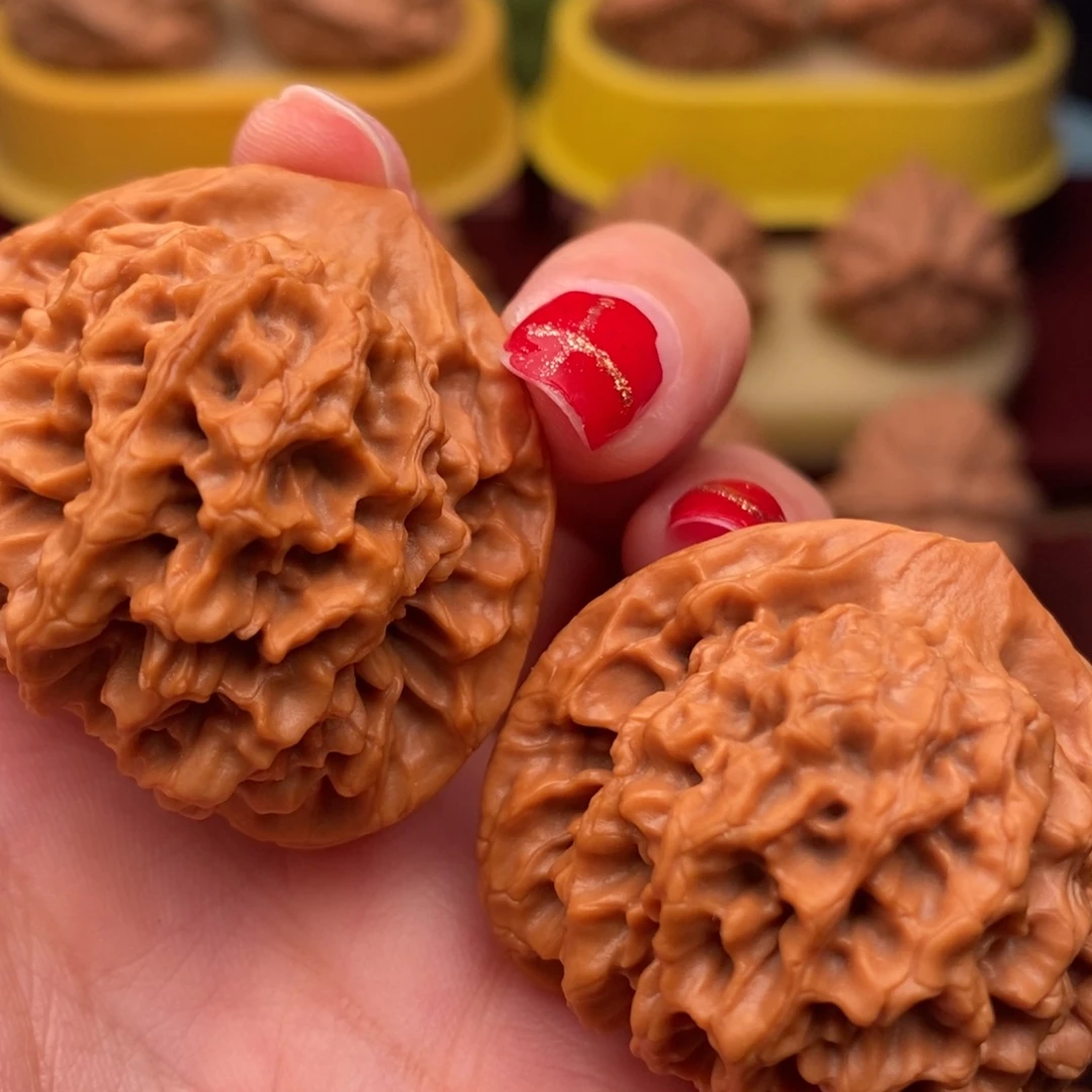 桃核把件秦闷40……