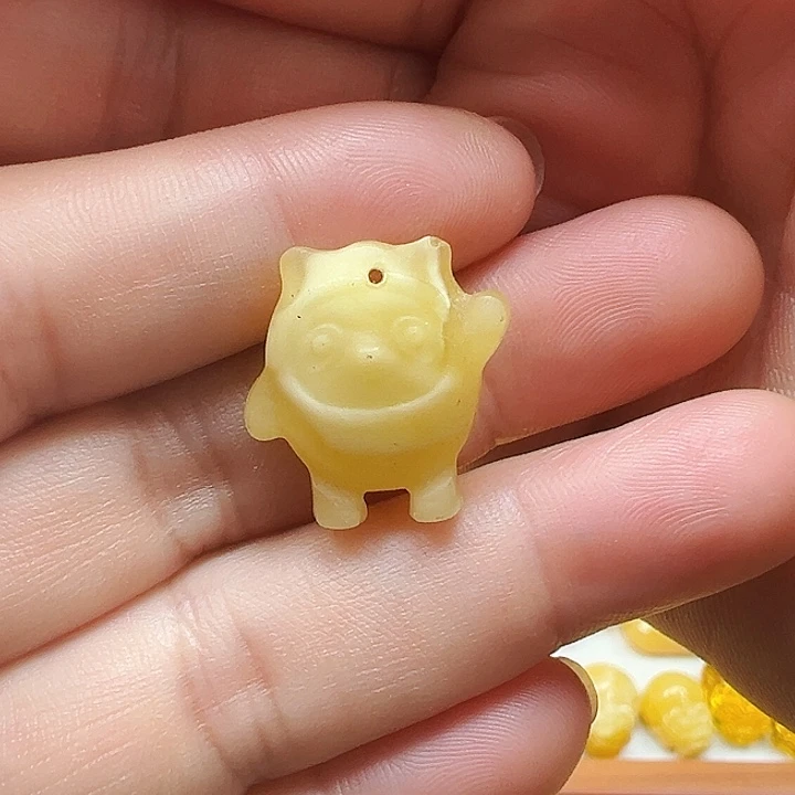 未镶嵌琥珀耳饰蜜蜡小吊坠，胖熊