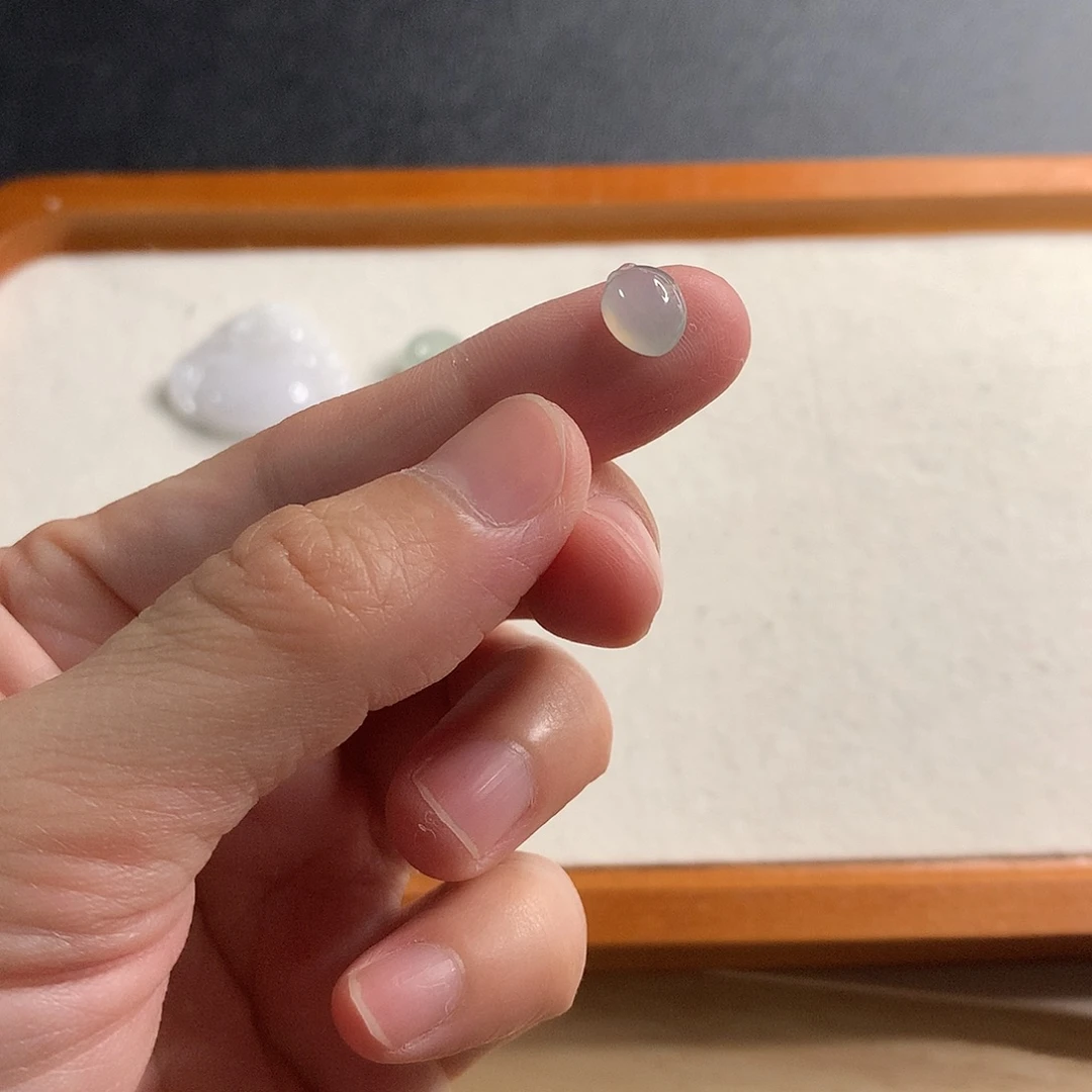 翡翠未镶嵌颈饰瓜