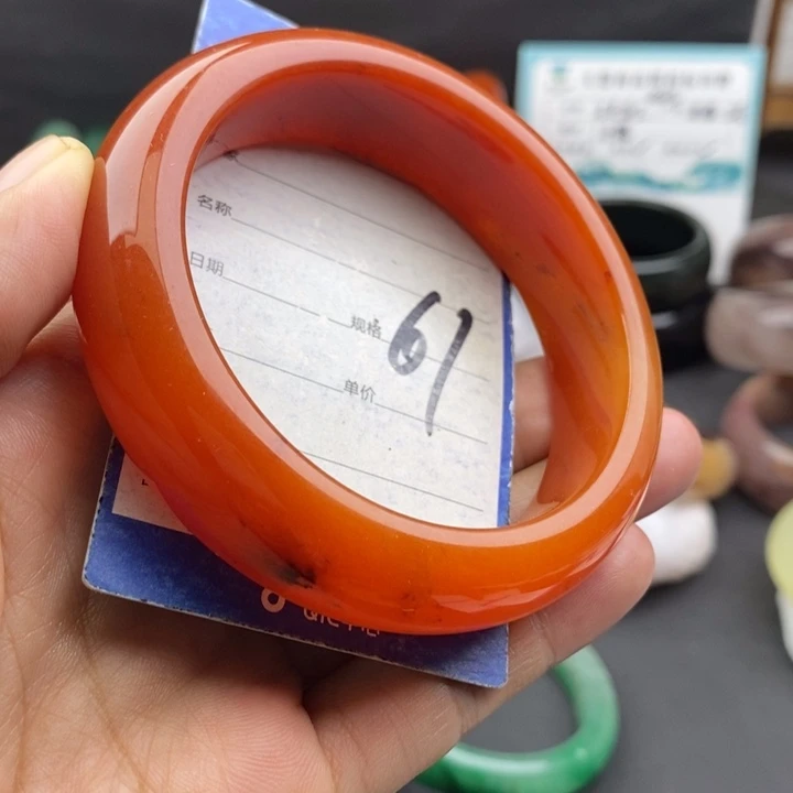 未镶嵌手镯石英质玉