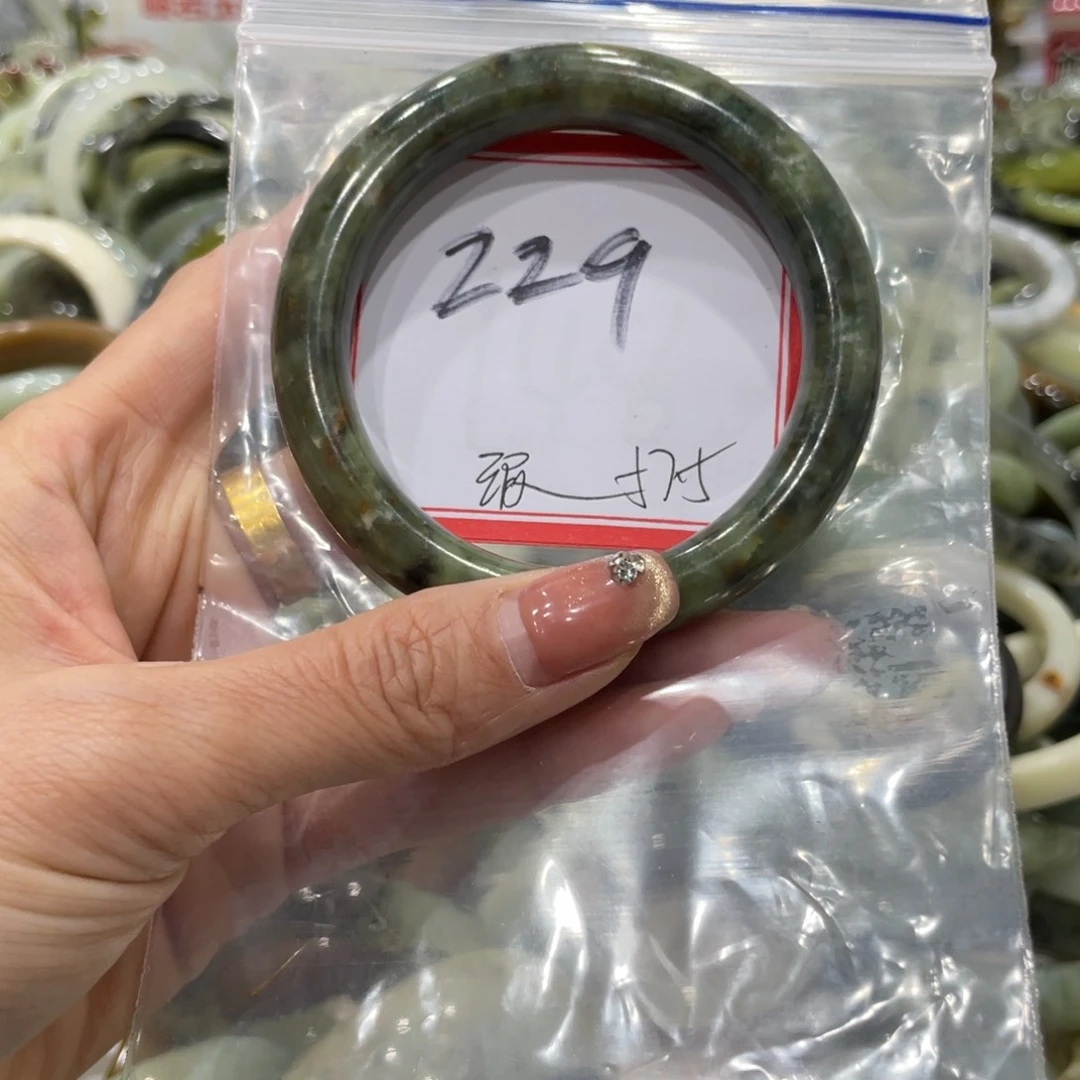 蛇纹石玉戒指未镶嵌
