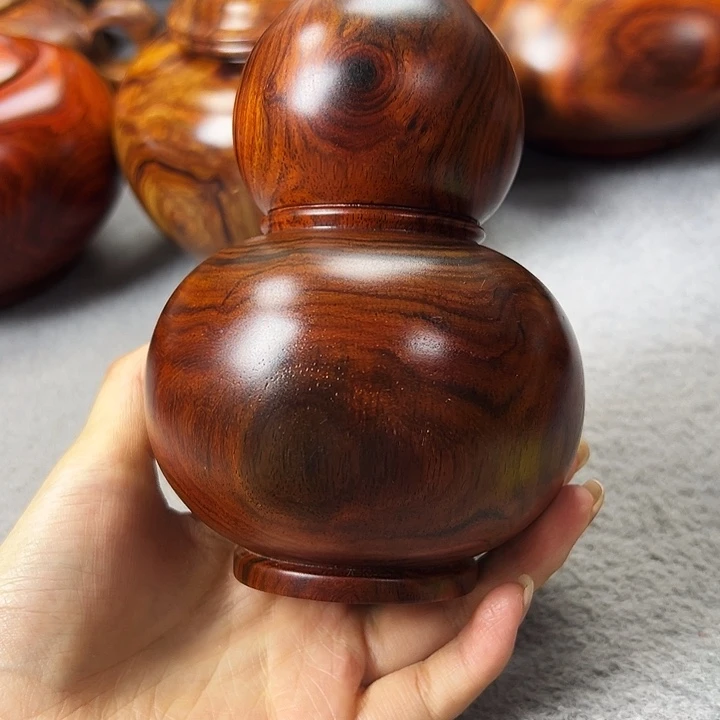 晓****¹老挝大红酸枝葫芦一个