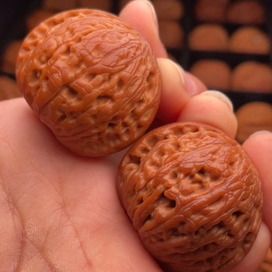 文玩核桃把件秦岭山脉核桃