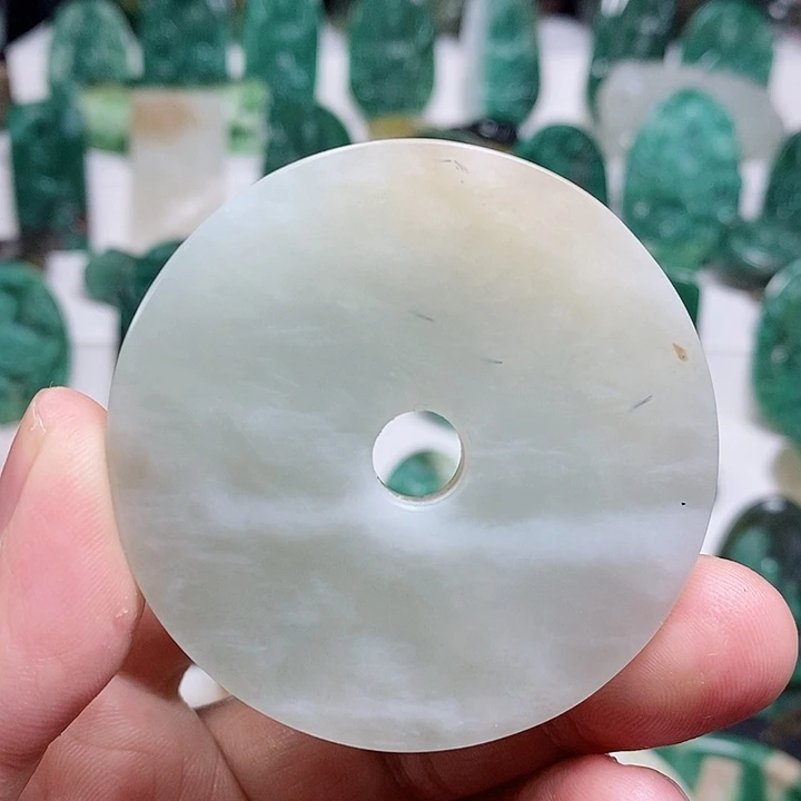 未镶嵌独山玉颈饰