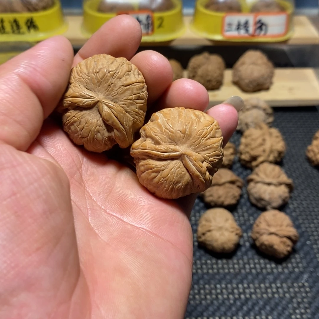 大***L文玩核桃吊坠异形