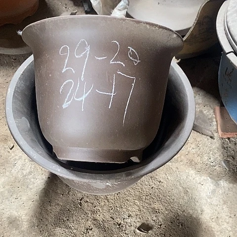 中国宜兴紫砂花，