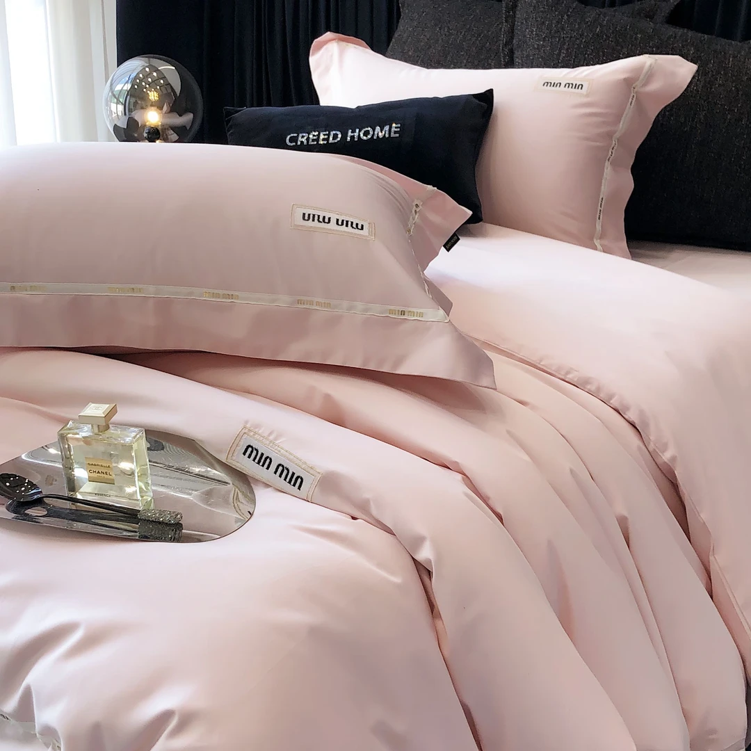 【618破价款】轻奢刺绣贡缎长绒棉四件套织带拼角款 ML凯莉miu