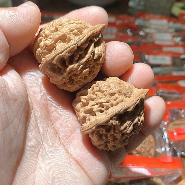 文玩核桃吊坠很**?官帽