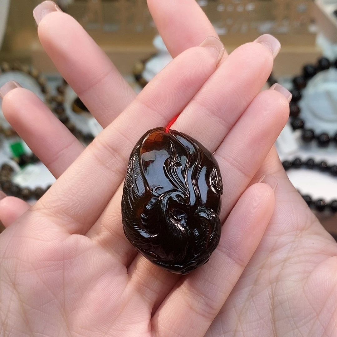 ****闲琥珀未镶嵌手链雕刻