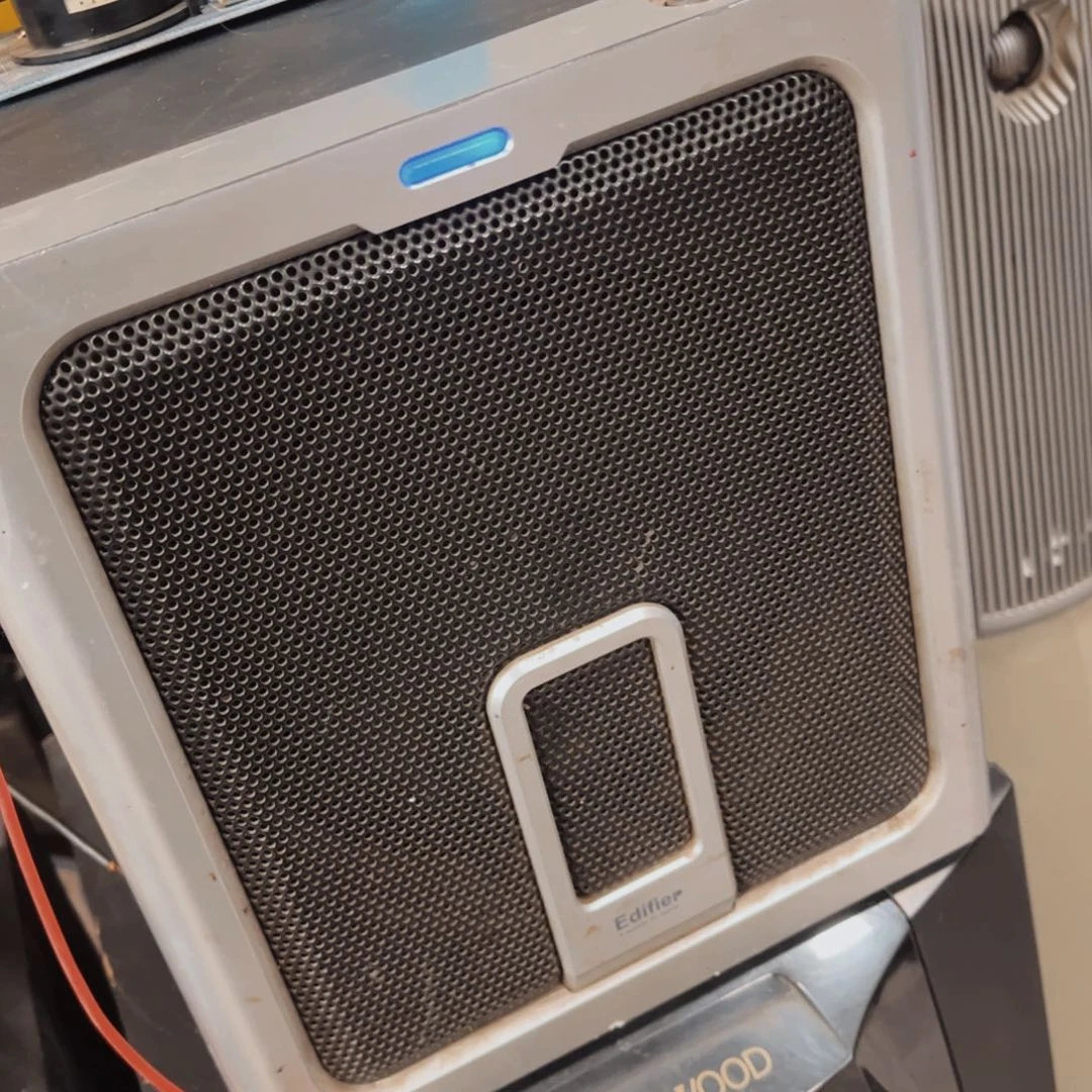 8新坏的漫步者电脑音箱主机一个，啊包邮