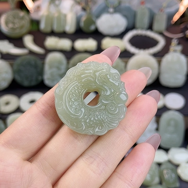 和田玉未镶嵌颈饰