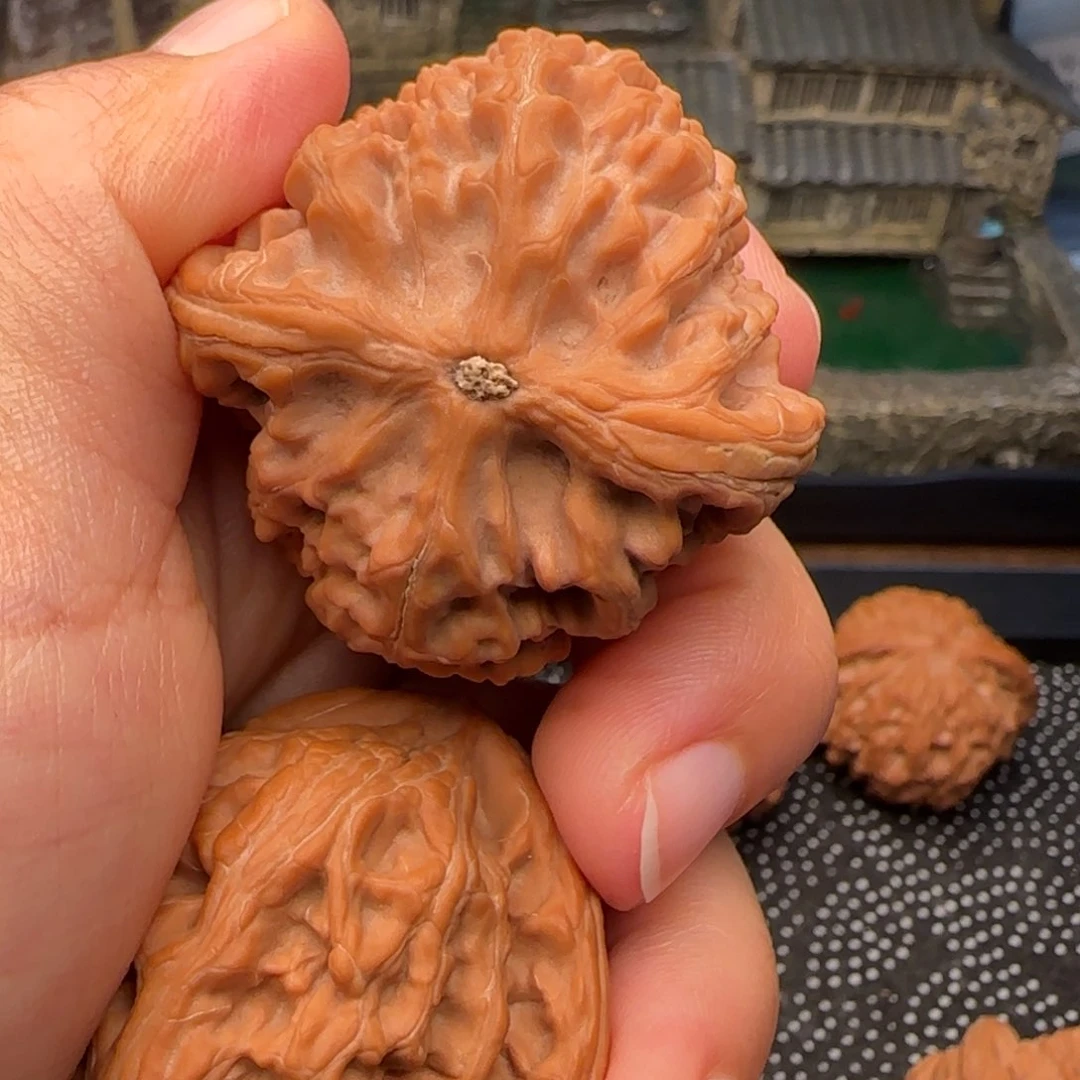 文玩核桃吊坠X****?红锦鲤2046     42