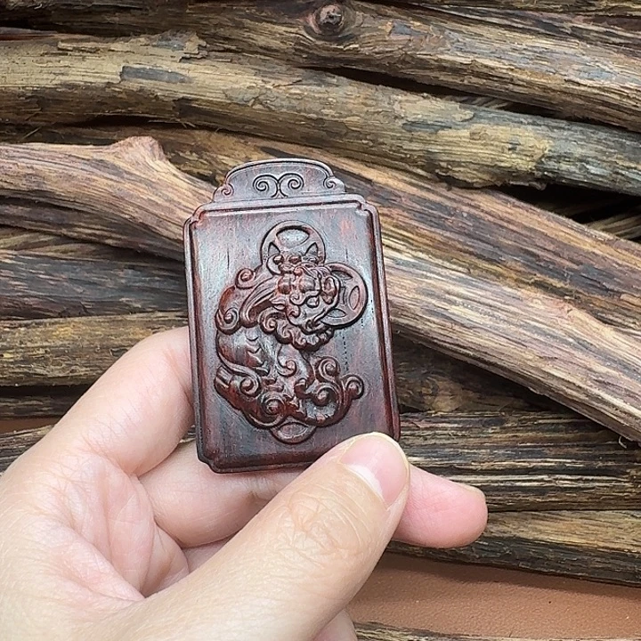 咪***嘟海南降真香红降貔貅