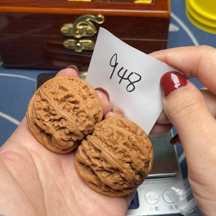 文玩核桃把件粗筋42